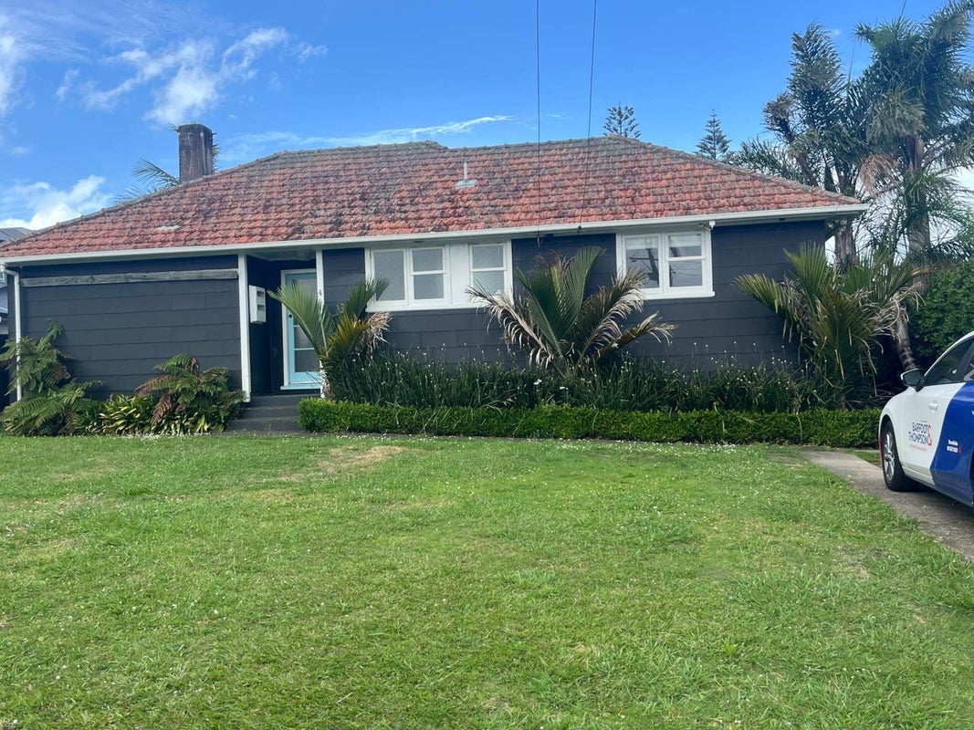 4 Fernwood Place, Wai o Taiki Bay, Auckland - Carousel 1