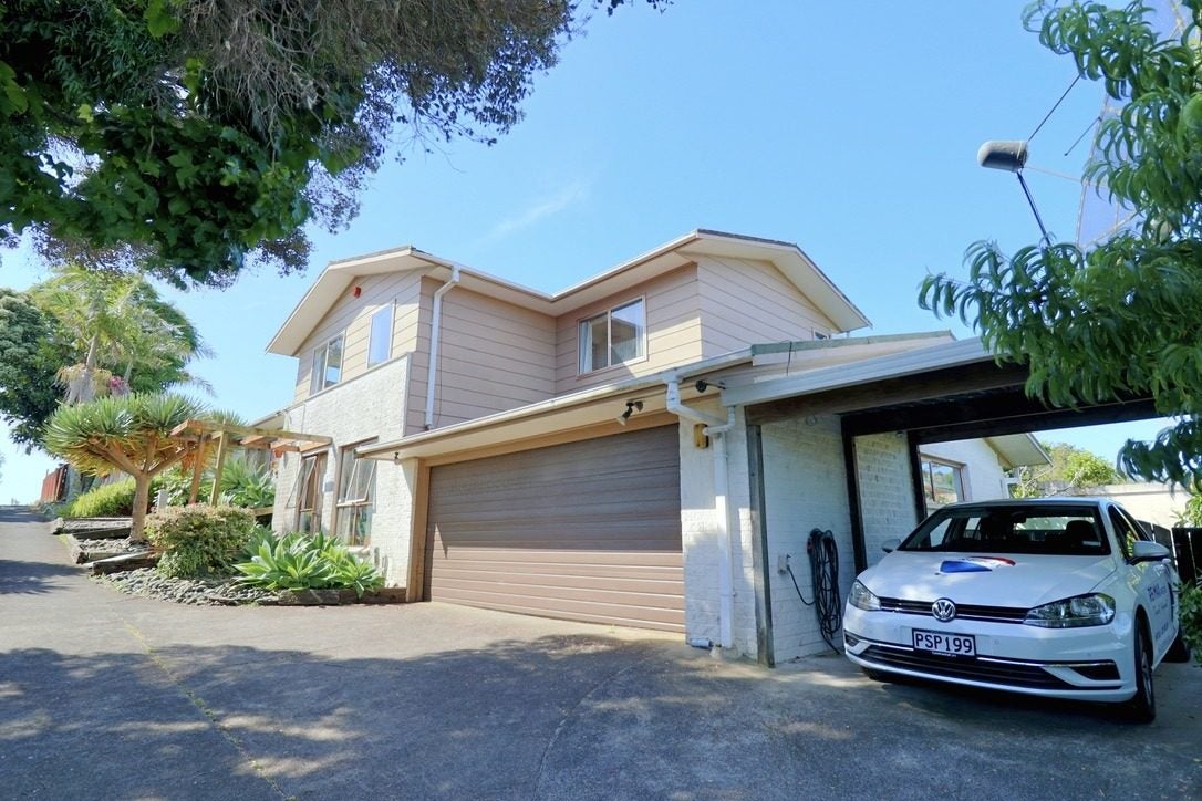 192 Cook Street, Howick, Auckland - Carousel 1