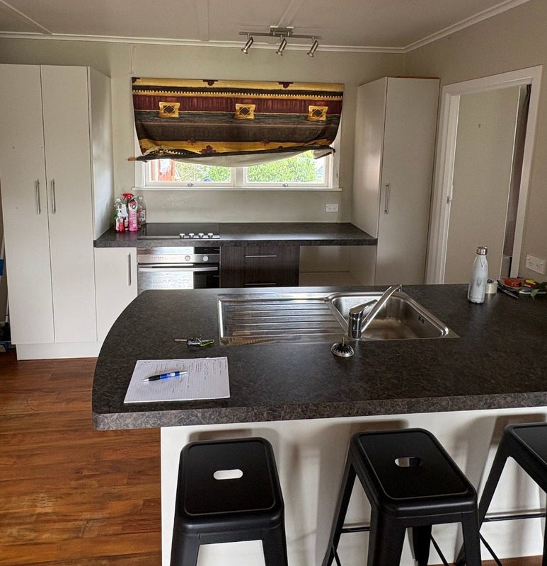 2A Selwyn Road, Havelock North, Havelock North - Carousel 2