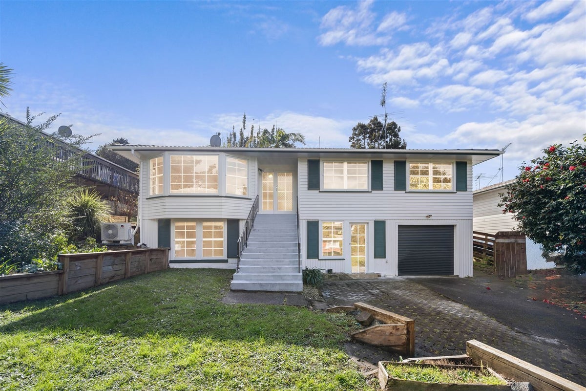 14 Sovereign Place, Glenfield, Auckland - Carousel 1