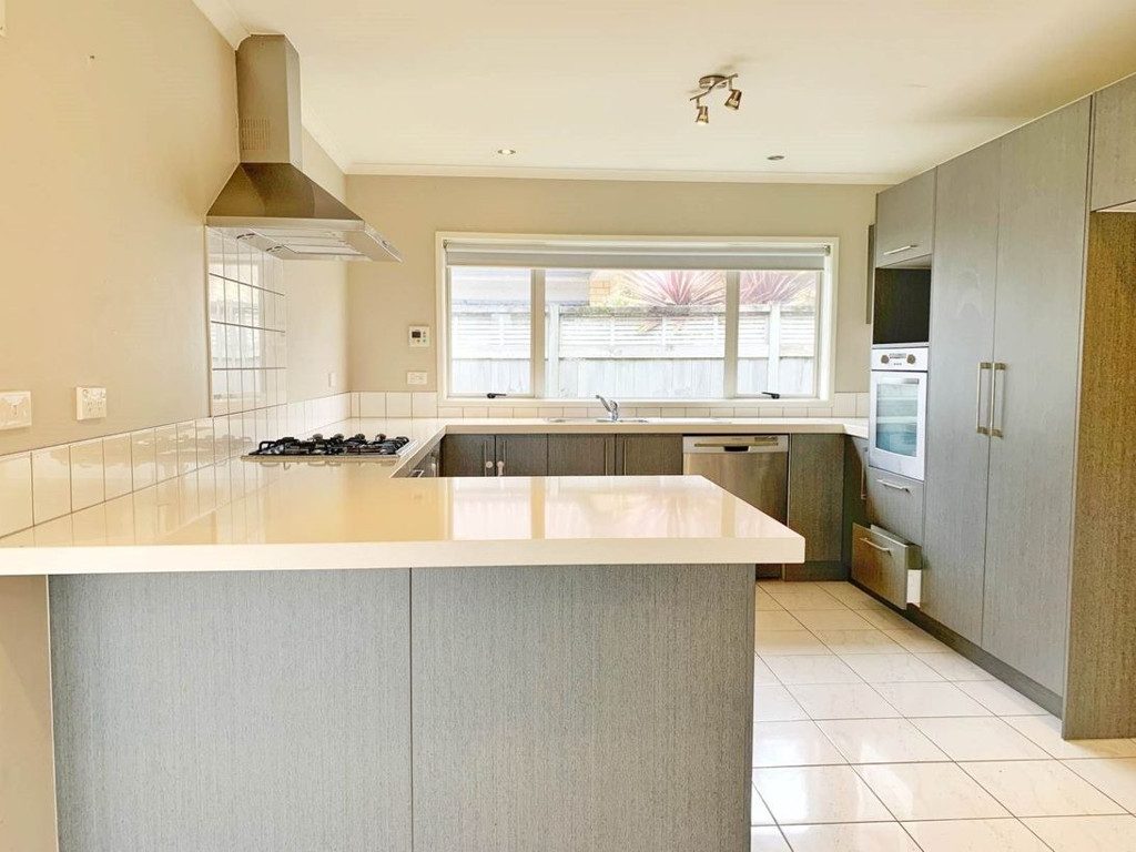 5 Ravine Lane, Oteha, Auckland - Carousel 2