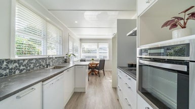 76C MARTIN ST, WALLACEVILLE, UPPER HUTT - Carousel 1
