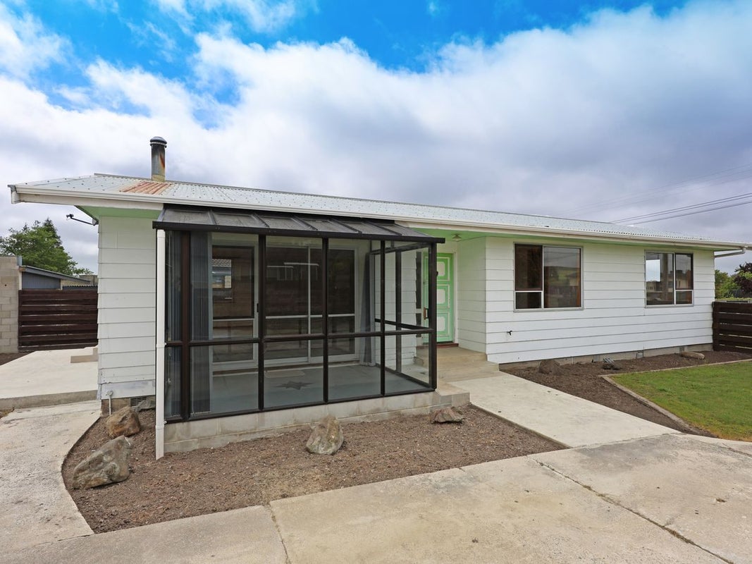 9 Charles Street, Weston, Oamaru - Carousel 1