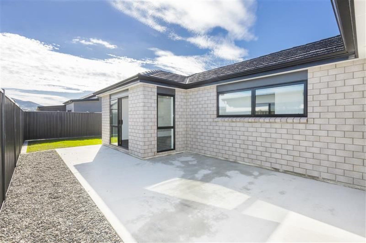 18 Gilruth Road, Wallaceville, Upper Hutt - Carousel 14