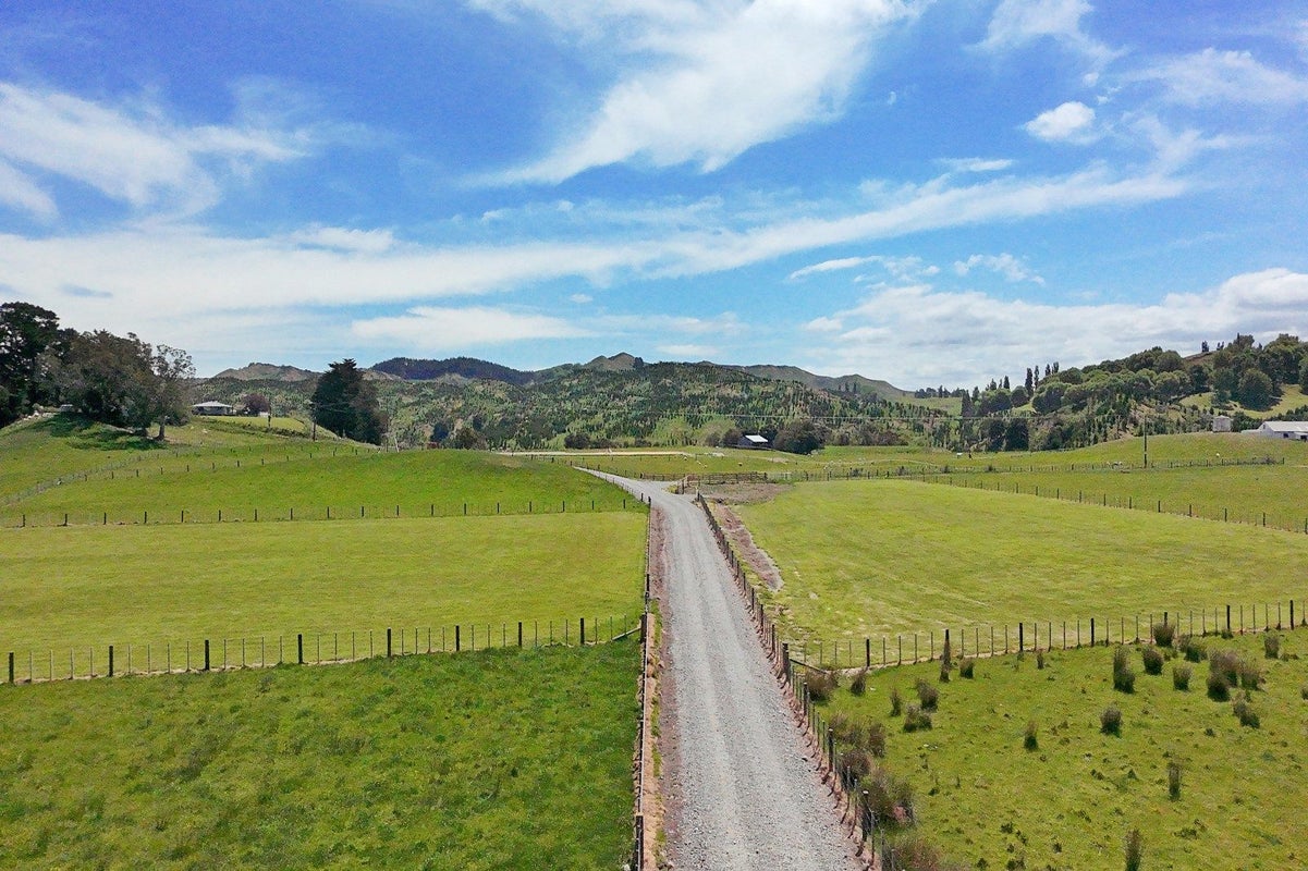 2538 Kahuranaki Road, Elsthorpe, Havelock North - Carousel 1