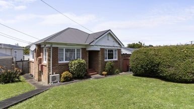 74 Tuarangi Road, Grey Lynn, Auckland - Carousel 1