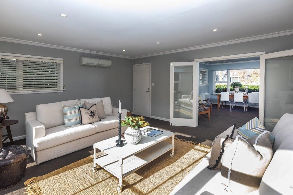 6 Wroxton Terrace, Merivale, Christchurch - Carousel 2