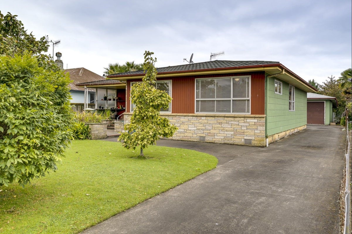 46 Russell Road, Marewa, Napier - Carousel 1