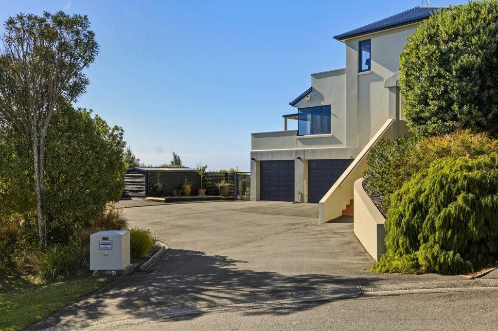 31 Highcrest Heights, Westmorland, Christchurch - Carousel 32