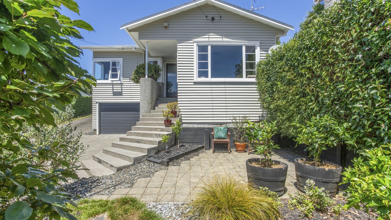 22 Aliford Avenue, One Tree Hill, Auckland - Carousel 1