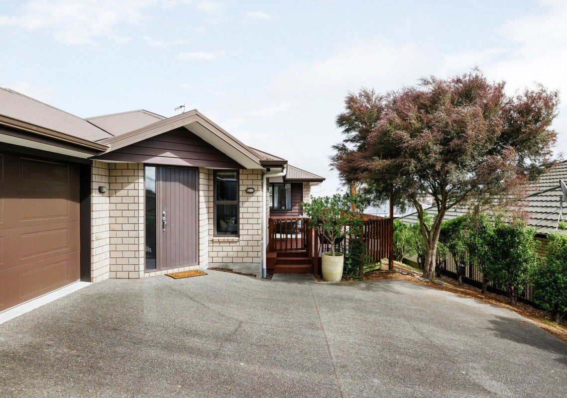 8 Cleeve Close, Huntington, Hamilton - Carousel 1