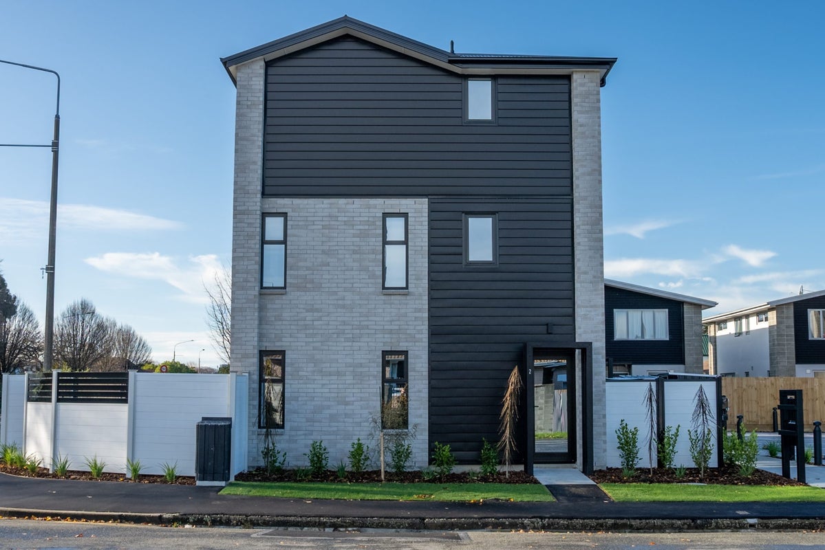 1/2 Taramea Place, Addington, Christchurch - Carousel 1