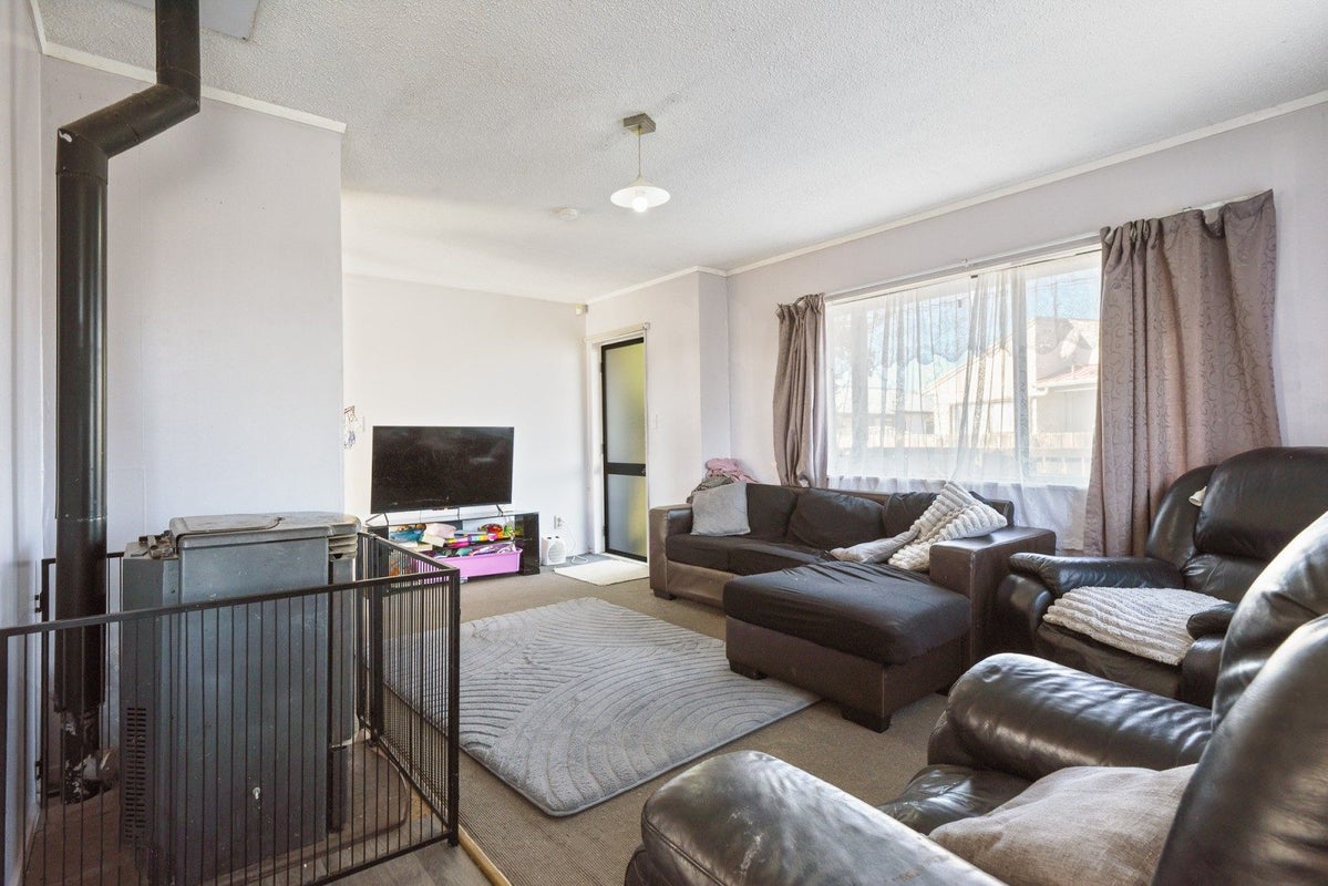 75A and 75B Pohutukawa Drive, Owhata, Rotorua, Bay Of Plenty - Carousel 2