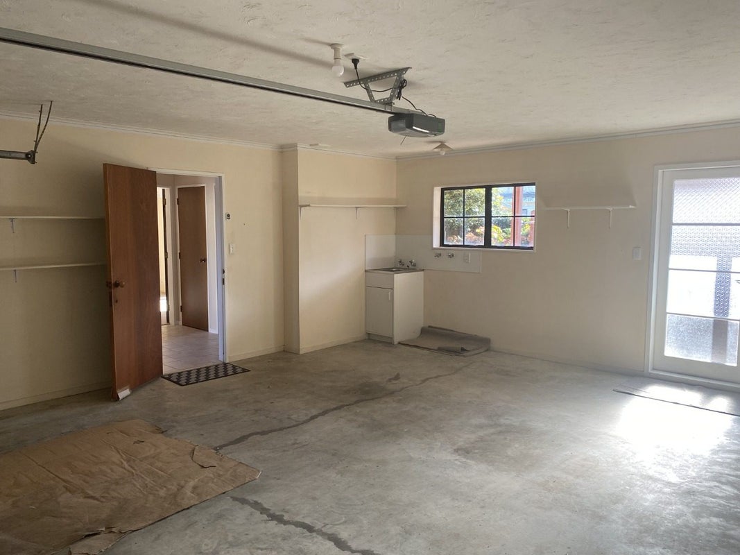 85B Oxford Street, Tawa, Wellington - Carousel 23