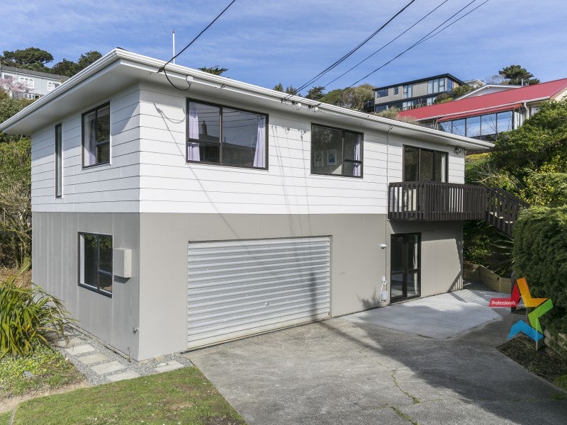 15 Sheridan Terrace, Johnsonville, Wellington - Carousel 1
