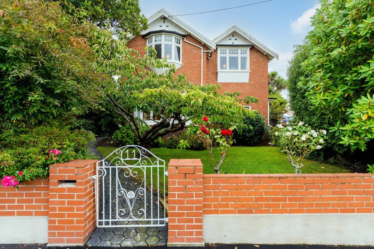 11 Ings Avenue, Saint Clair, Dunedin - Carousel 1