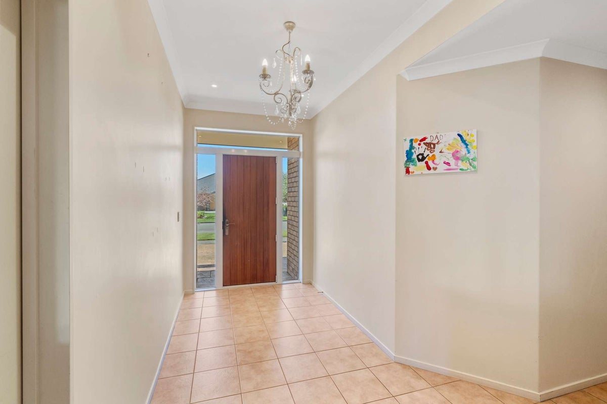 2 Pascoe Drive, Woodend, Woodend - Carousel 2