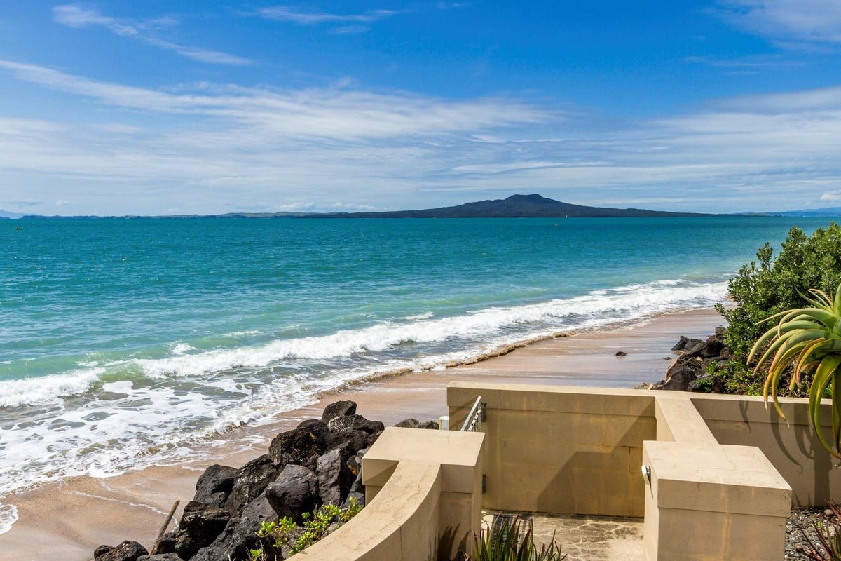 3A Holiday Road, Milford, Auckland - Carousel 1