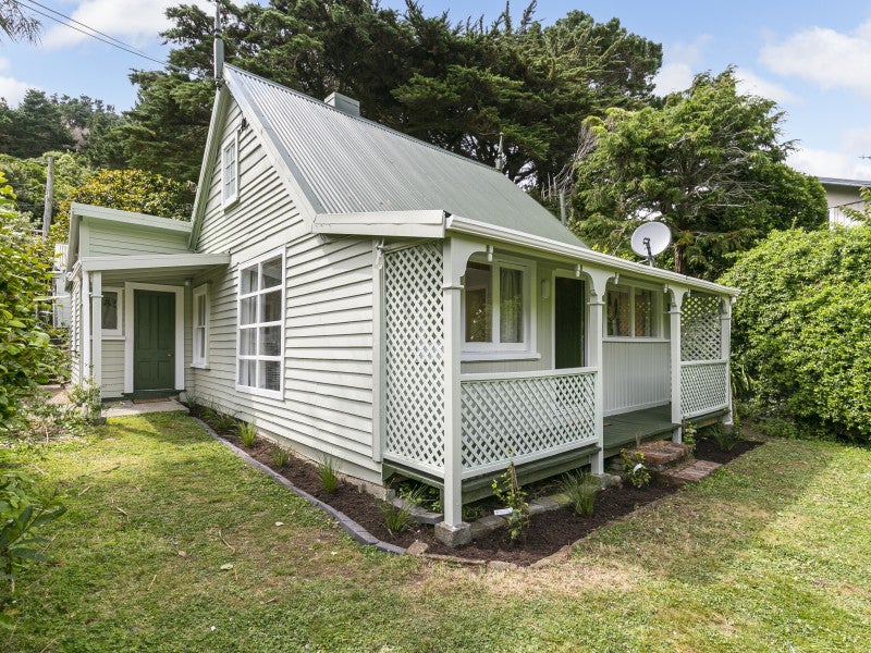 136 Parkvale Road, Karori, Wellington - Carousel 1