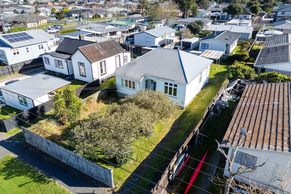 70 Higgins Road, Frankton, Hamilton - Carousel 1