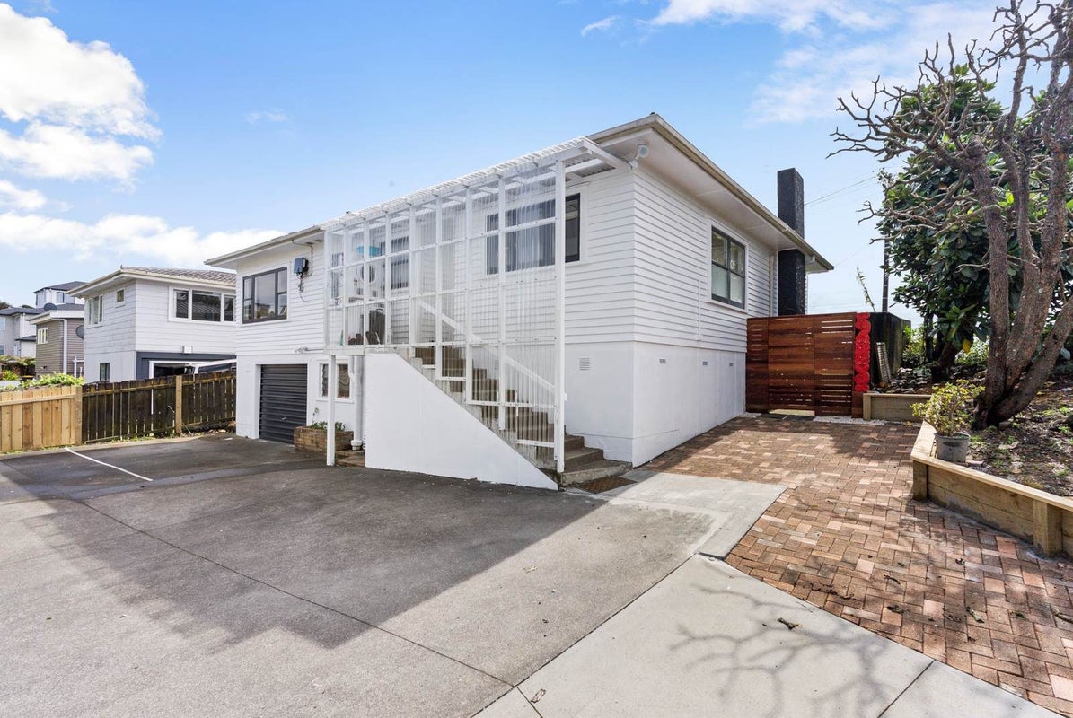 692 East Coast Road, Pinehill, Auckland - Carousel 1