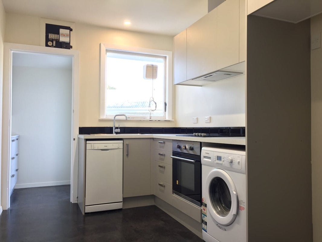 3/34 Edward Avenue, Edgeware, Christchurch - Carousel 1