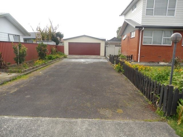 1 Challinor Street, Pukete, Hamilton - Carousel 16