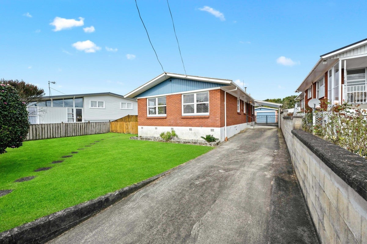 8 Patrick Place, Fitzroy, Hamilton - Carousel 1