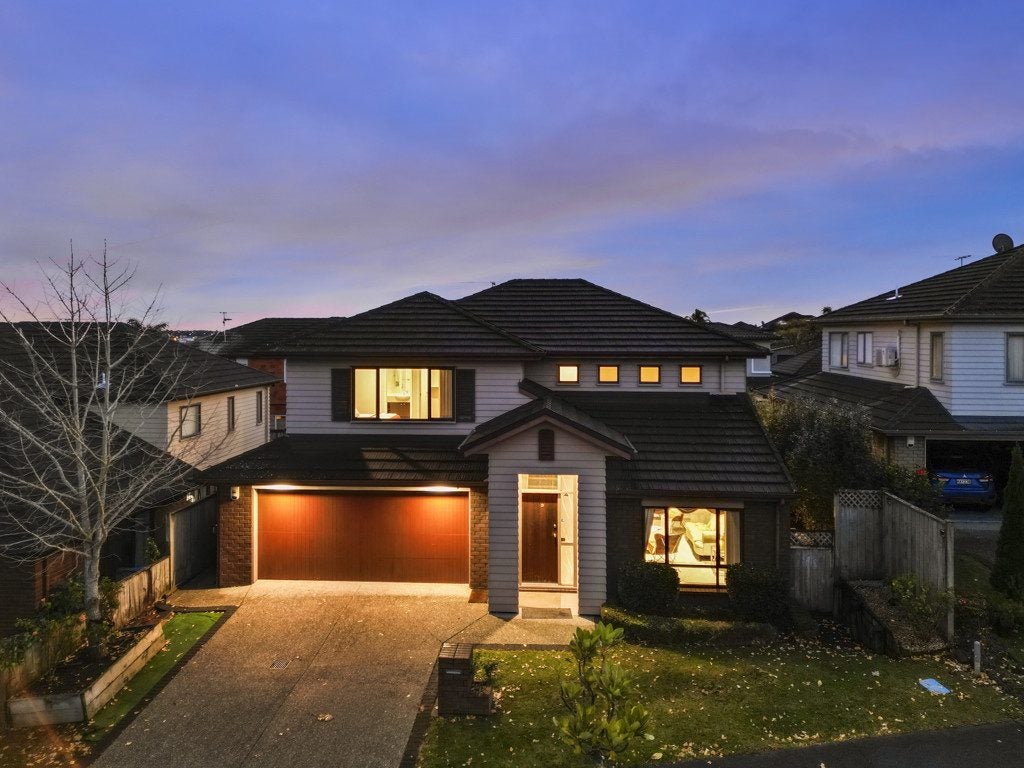 7 Powercourt Drive, Flat Bush, Auckland - Carousel 1