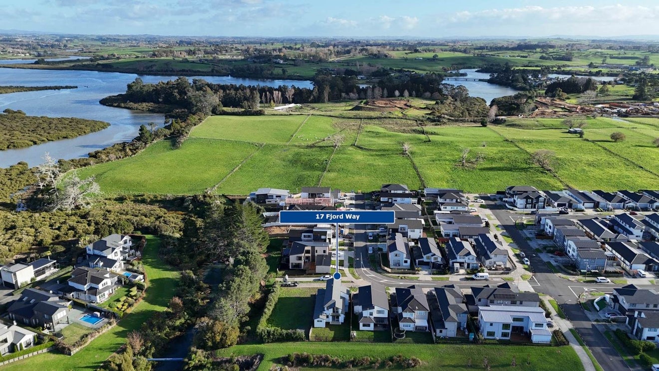 17 Fjord Way, Karaka, Papakura - Carousel 43
