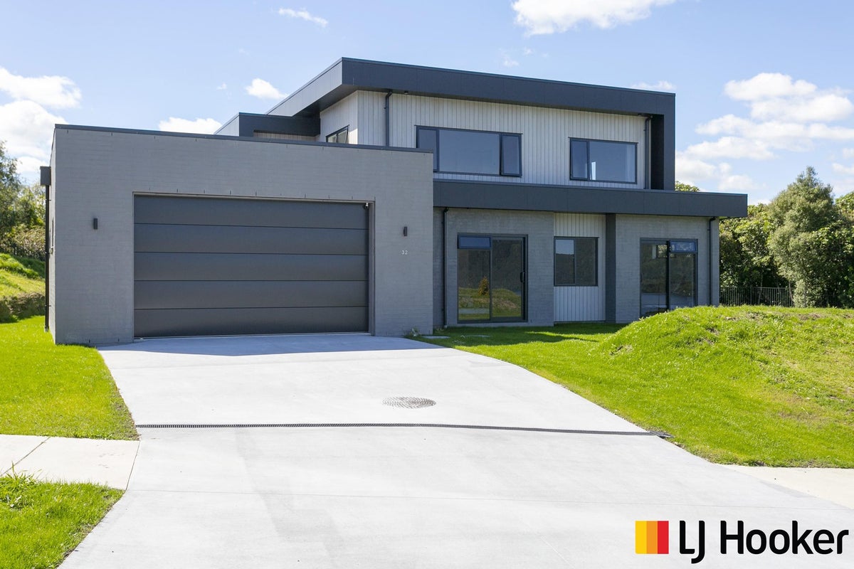 32 Okaia Drive, Kinloch, Taupo - Carousel 1