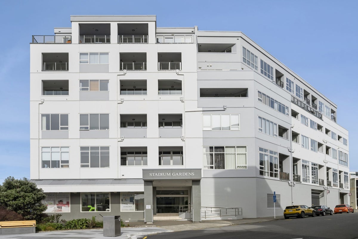 205/107 Thorndon Quay, Pipitea, Wellington - Carousel 1