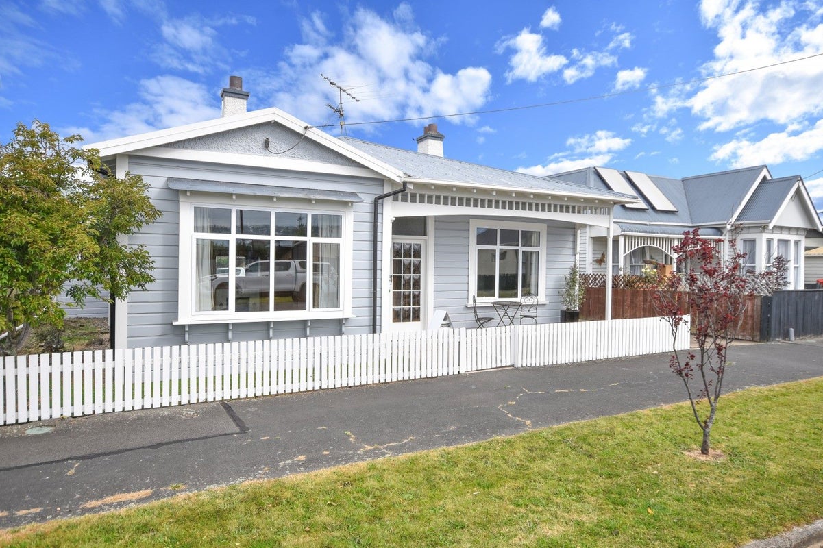 25 Young Street, Saint Kilda, Dunedin - Carousel 2