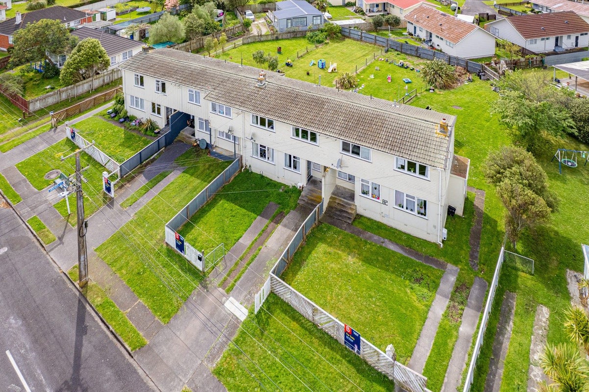 82 Talbot Street, Whanganui East, Whanganui - Carousel 1