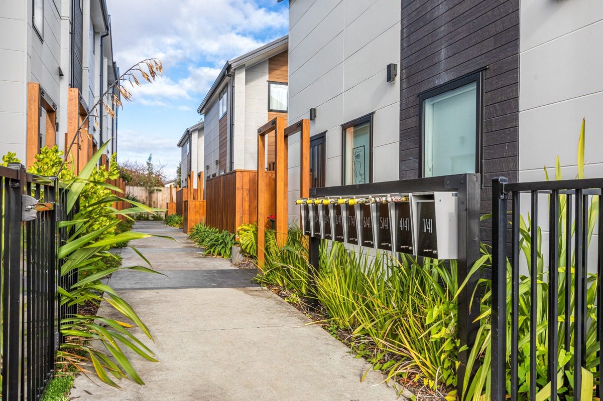5/41 Kervil Avenue, Te Atatu Peninsula, Auckland - Carousel 1