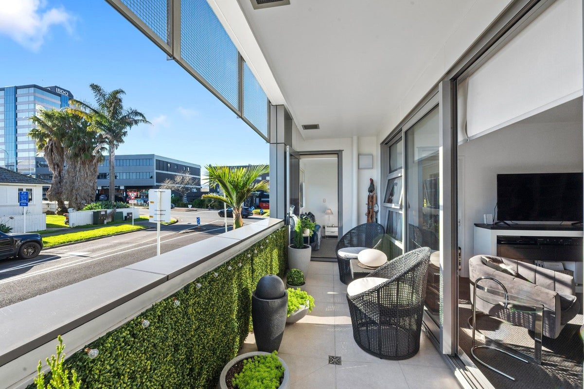 103/16 Huron Street, Takapuna, Auckland - Carousel 1