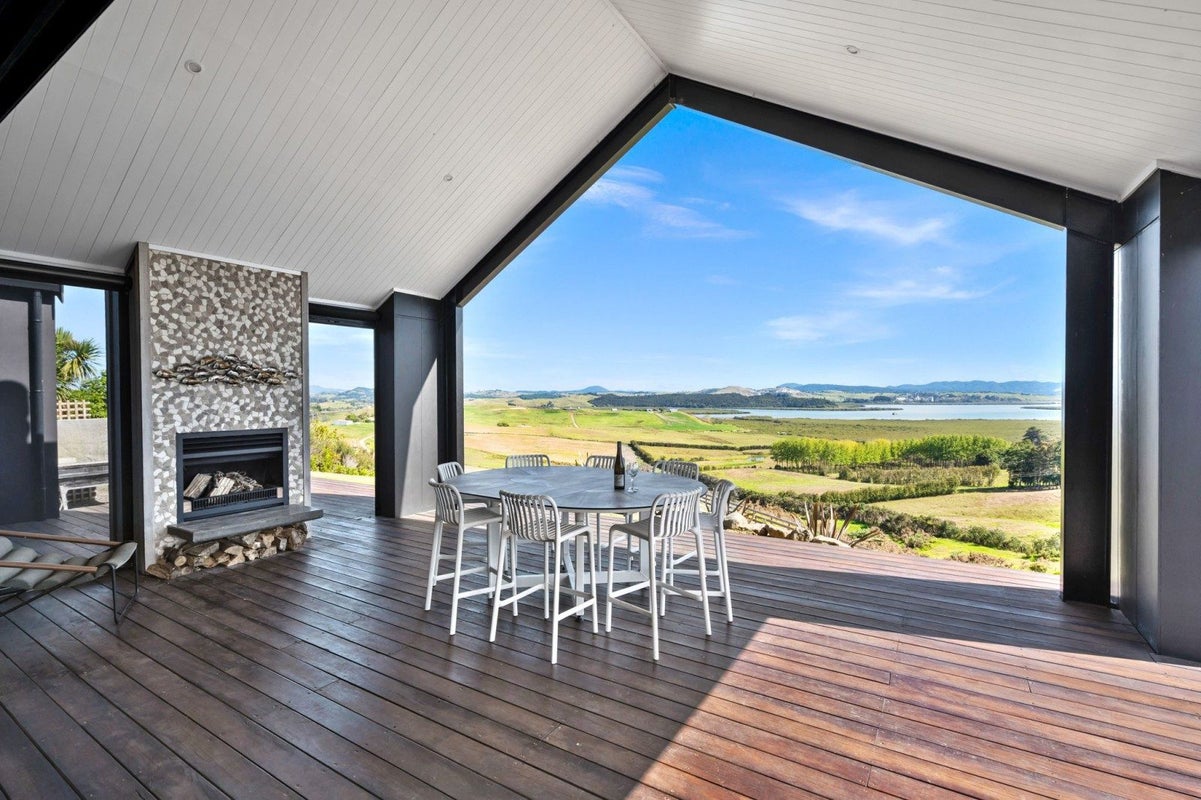 213 Hewlett Road, Whangarei - Carousel 1