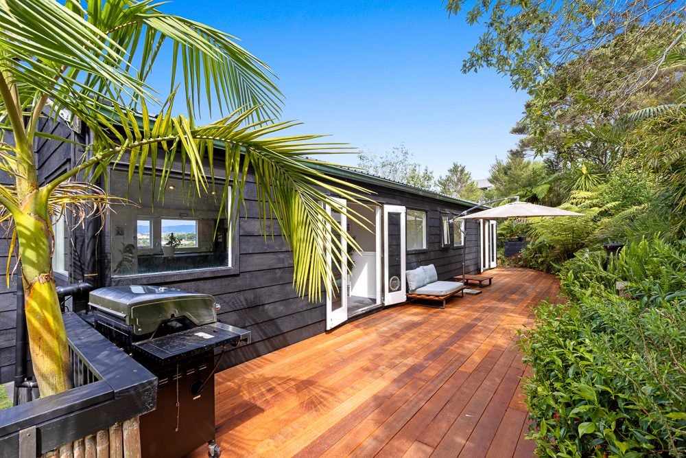141 Matipo Road, Te Atatu Peninsula, Auckland - Carousel 1