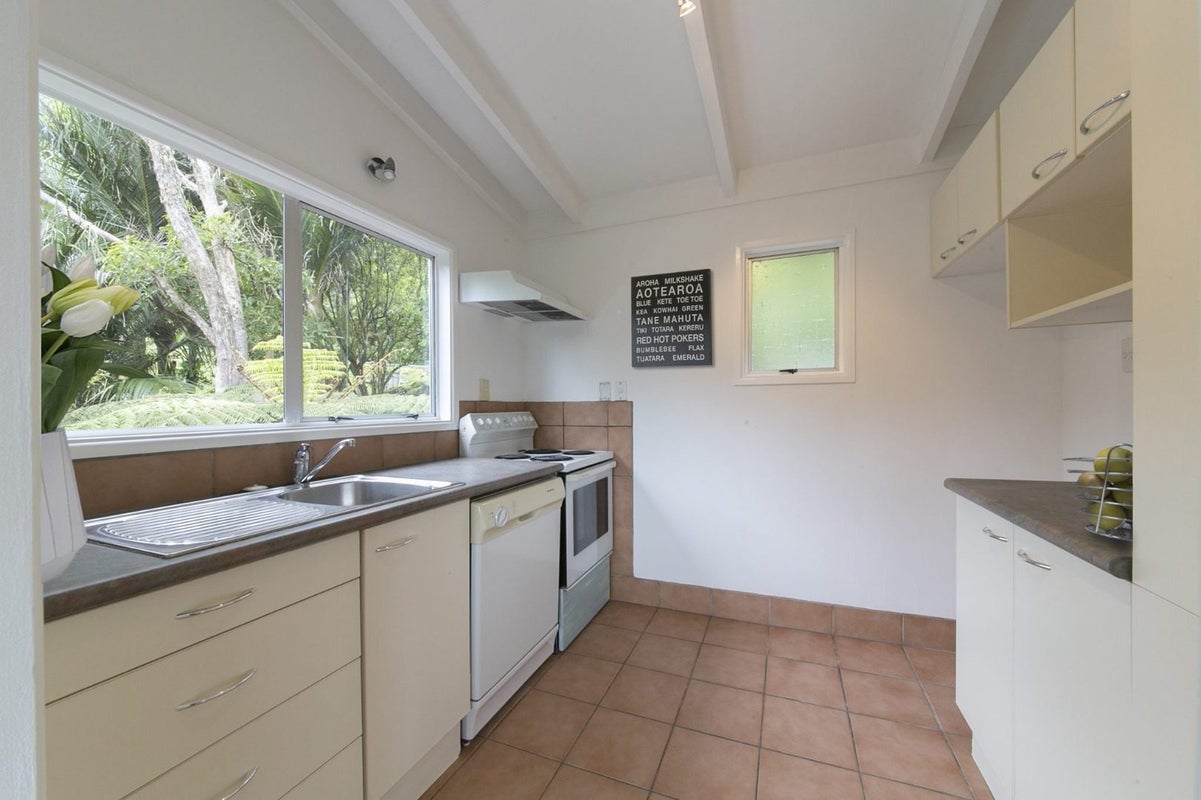 29 Warner Park Avenue, Laingholm, Auckland - Carousel 2