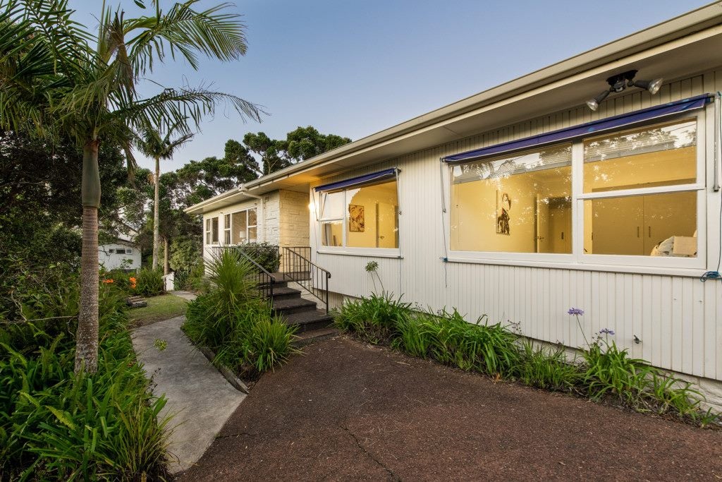 1 Red Bluff Rise, Campbells Bay, Auckland - Carousel 16