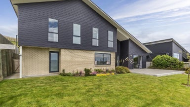 51 Cedarwood Street, Woodridge, Wellington - Carousel 1