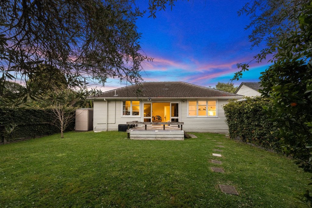 1B Bellgrove Place, Avondale, Auckland City, Auckland - Carousel 1