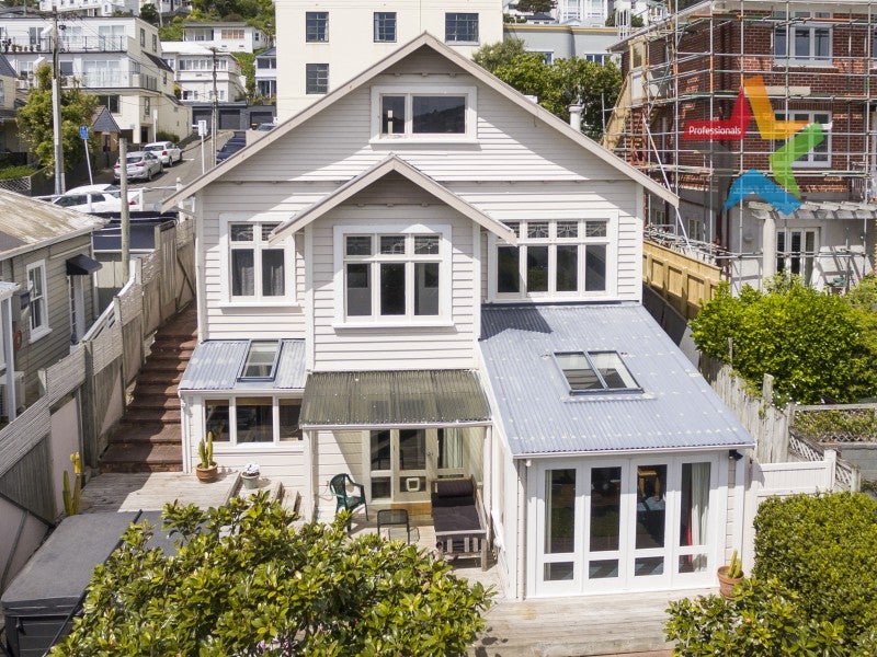 1 Duke Street, Mount Victoria, Wellington - Carousel 1