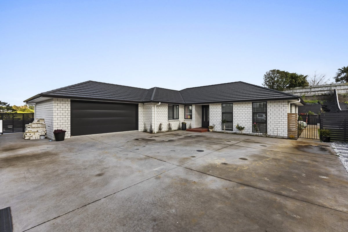 8 Pa Tuna Lane, Hurdon, New Plymouth - Carousel 2