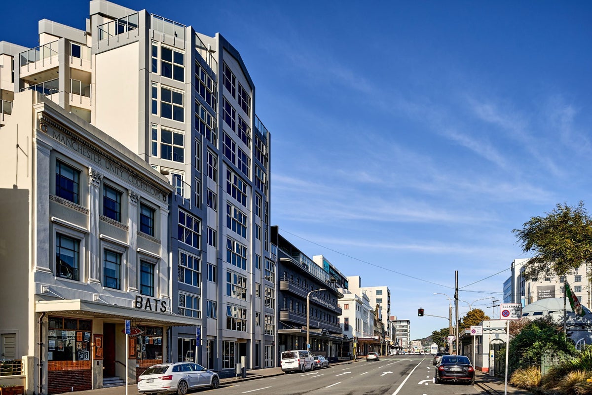 3B/5 Kent Terrace, Mount Victoria, Wellington - Carousel 1