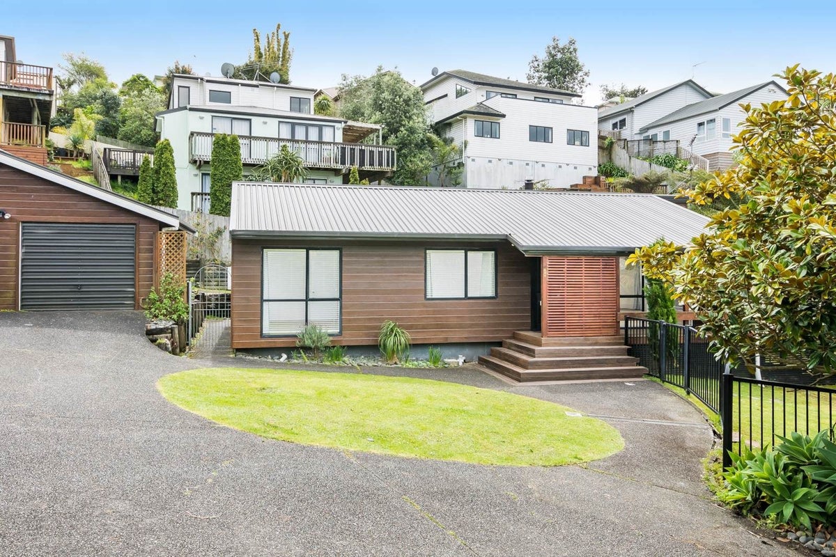 2/63 Topliss Drive, Northcross, Auckland - Carousel 1