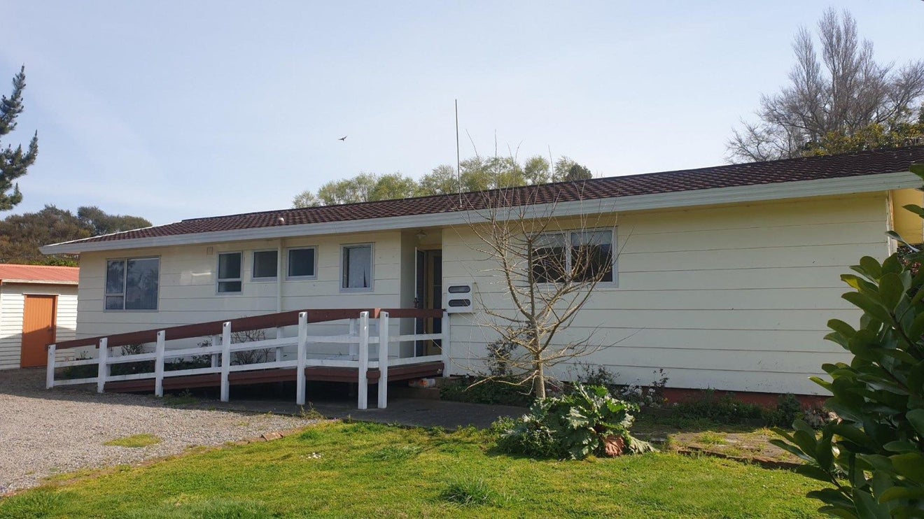 33 Castle Street, Eltham, Eltham - Carousel 1