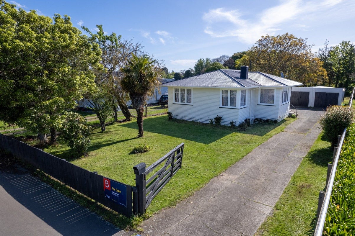 297 High Street, Dannevirke - Carousel 1
