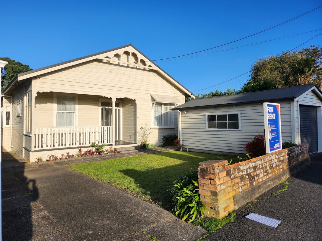 42 Vauxhall Road, Devonport, Auckland - Carousel 1