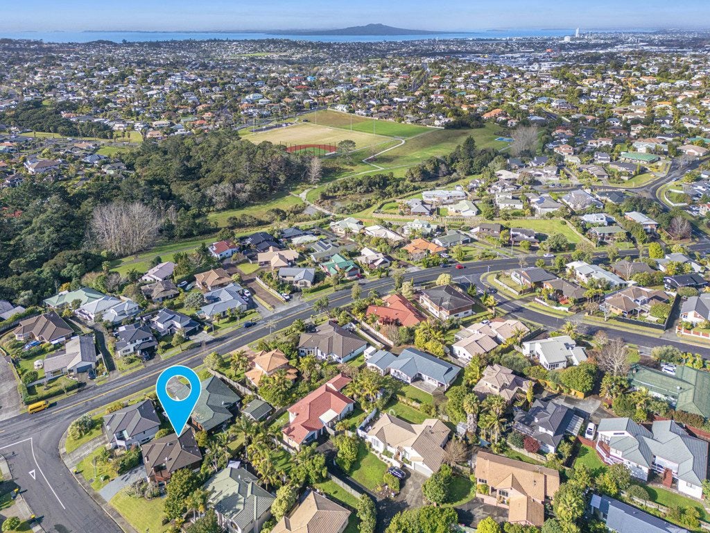 2 Westminster Gardens, Unsworth Heights, Auckland - Carousel 15